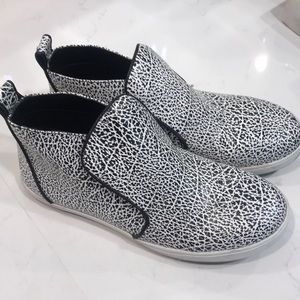 PRICE 🔽 Circus by Sam Edelman Sneaks